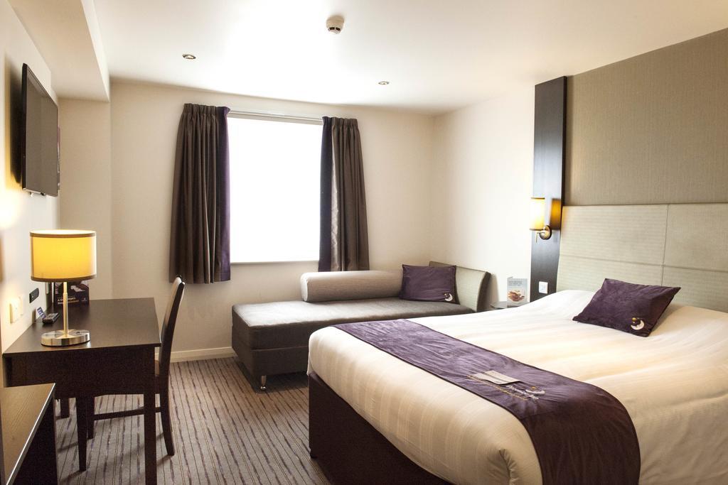 Premier Inn Peterborough - Ferry Meadows Zewnętrze zdjęcie