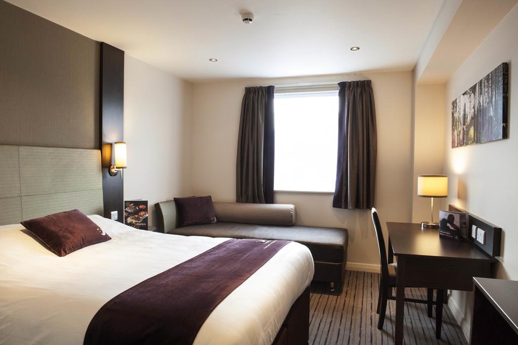 Premier Inn Peterborough - Ferry Meadows Zewnętrze zdjęcie